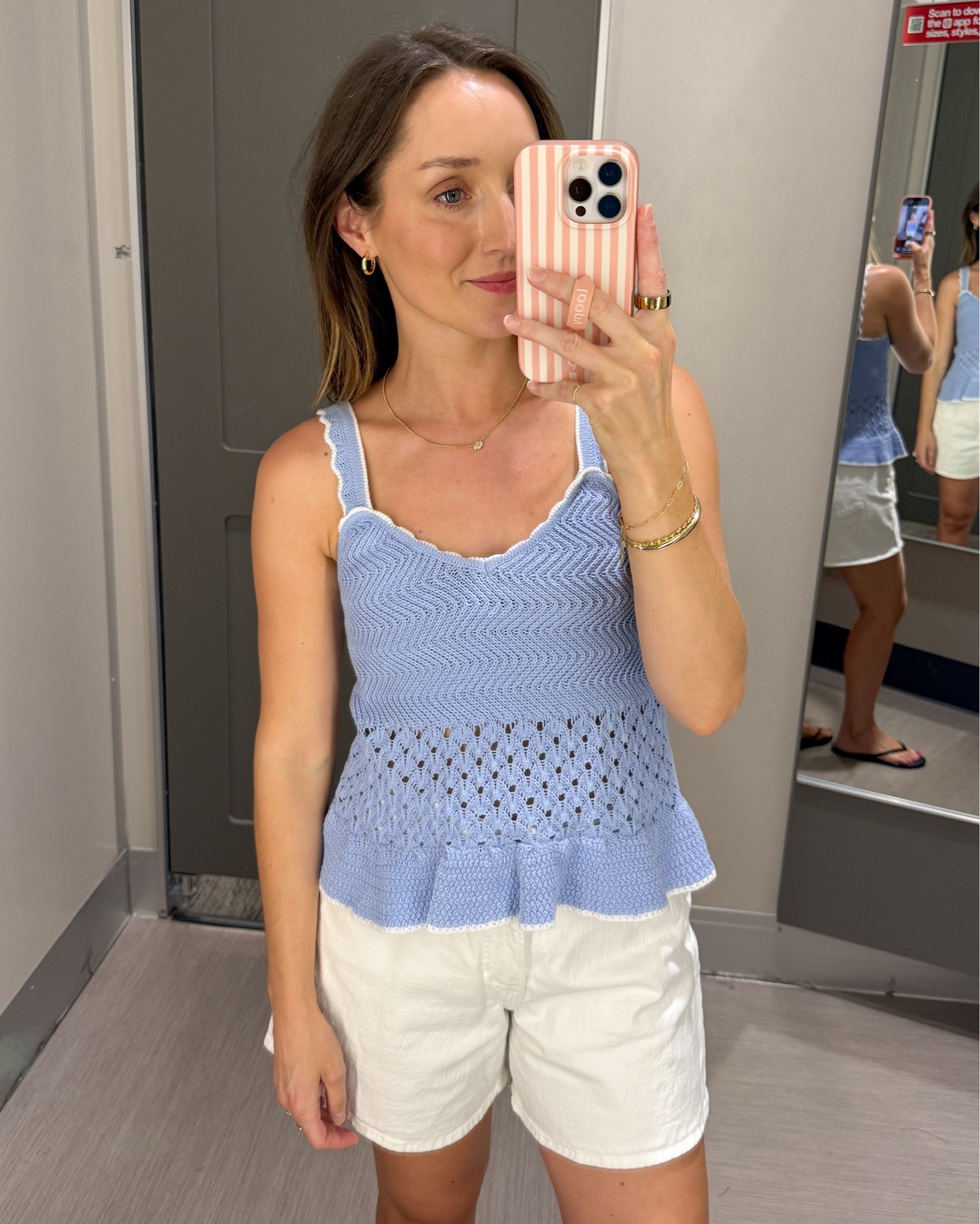 This cute little knit top looks very high-end. Wearing an XS. I also loved the brown with the blue trim. ￼
