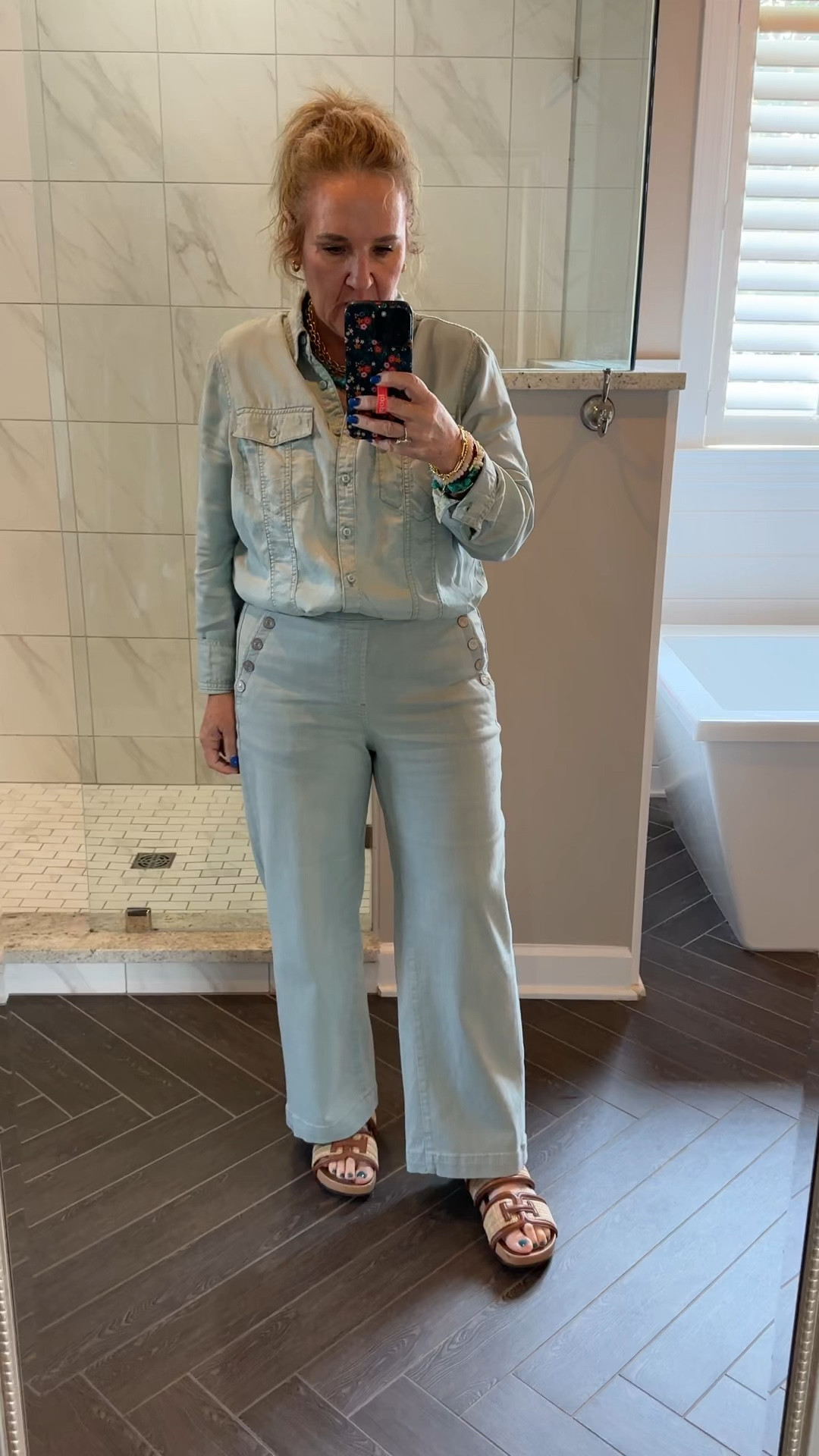 I love this new color theme at Chicos. The soft jade is like a celadon/spa blue combination.
Size 2.0 in the blouse I sized up for a bit more room 
Size 1.5 in the jeans not a petite 

20% off my Allie+Bess beaded jewelry code NANETTE20

Teacher outfit teacher style Chicos jeans beaded jewelry 