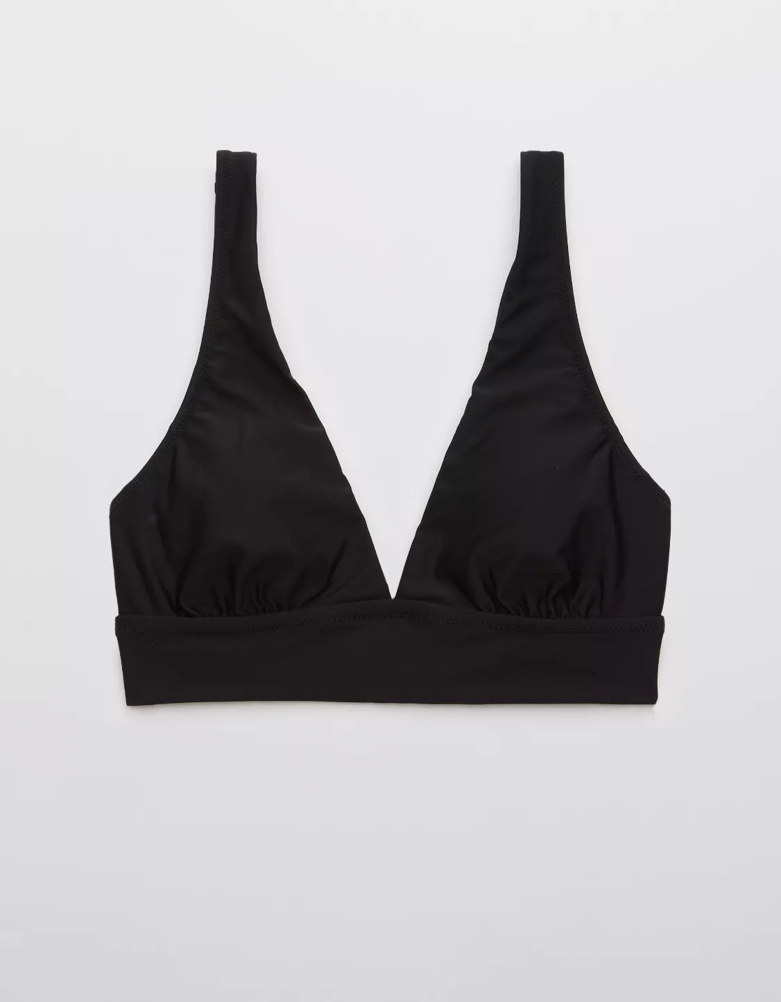 Sa’Vannah is 5' 9", wearing size small | American Eagle Outfitters (US & CA)