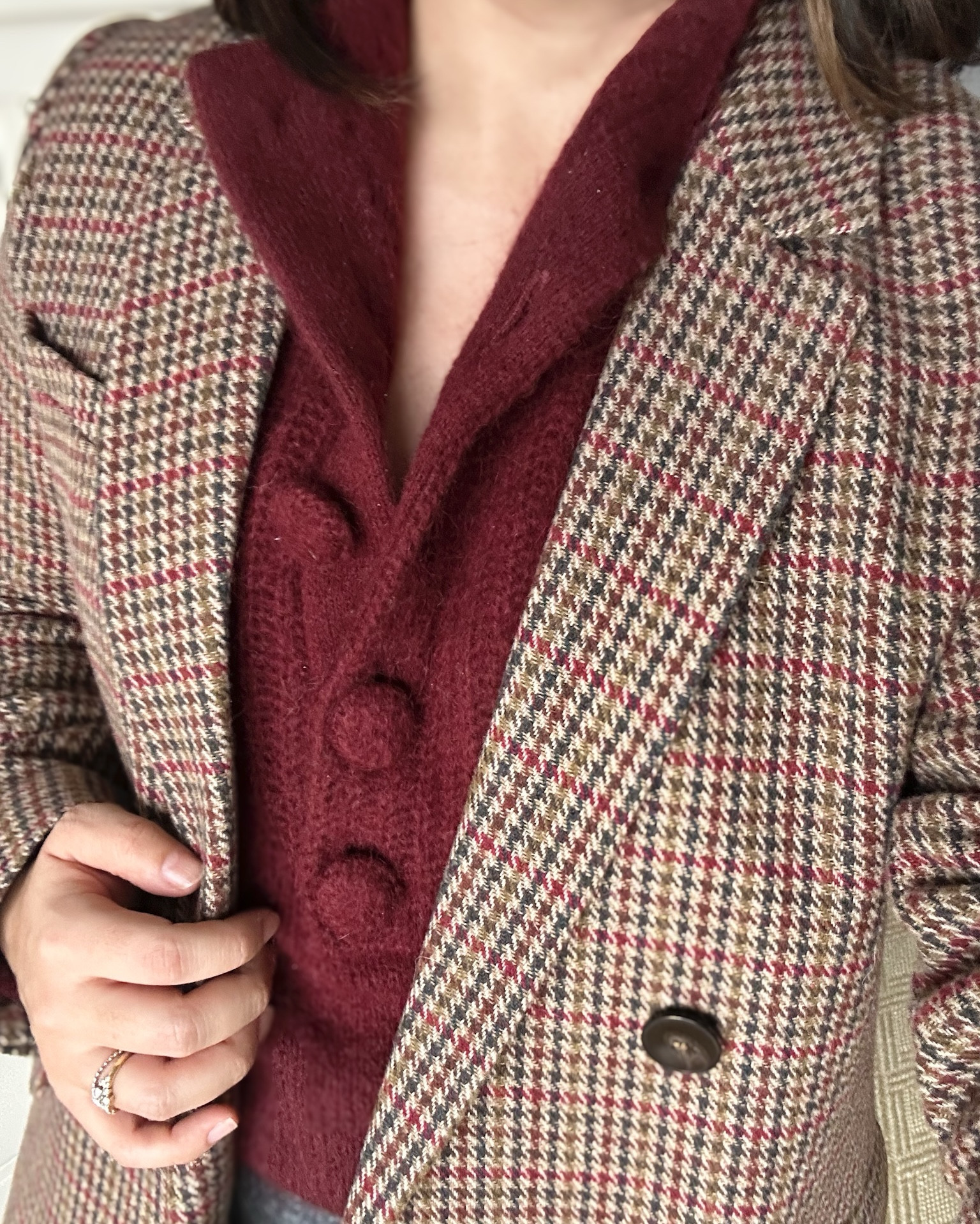 Burgundy lover 😍

• Blazer is size 36/4US (size up if you plan to layer) 
• burgundy sweater is size XS 
• Shorts are 38/6US (they are true to size) 
• Tights are L 
• Black loafers are size 35.5 for my usual 36 
