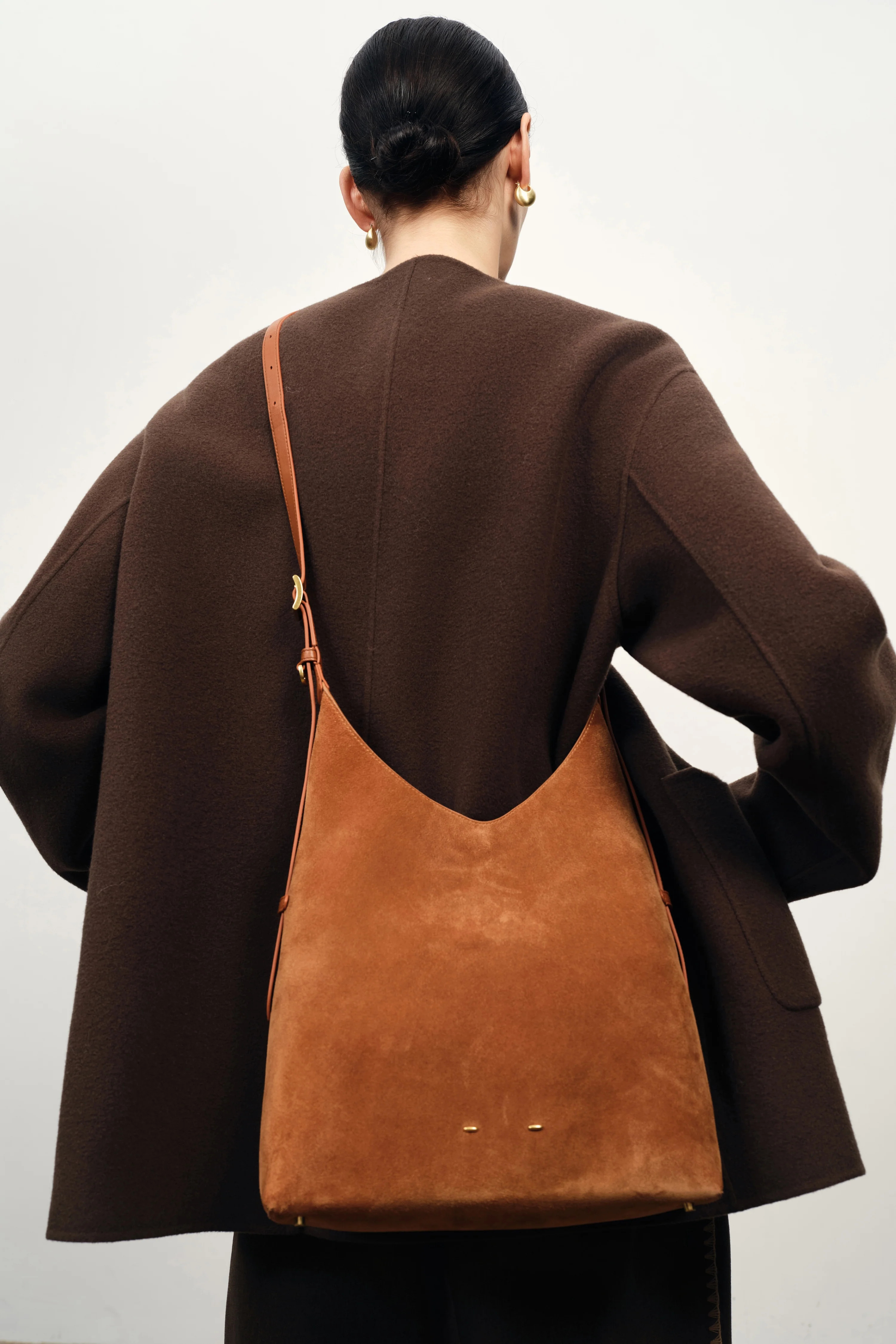 Duomo Medium Hobo Bag in Top Grain Suede | Fabrique