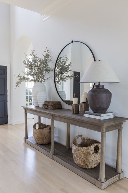 Console Table Styling

Home decor  home finds  home blog  home blogger  table decor  neutral home finds  favorites  best home finds  console table styling  round mirror  lighting  table lamp  vase

#LTKSeasonal #LTKstyletip #LTKhome