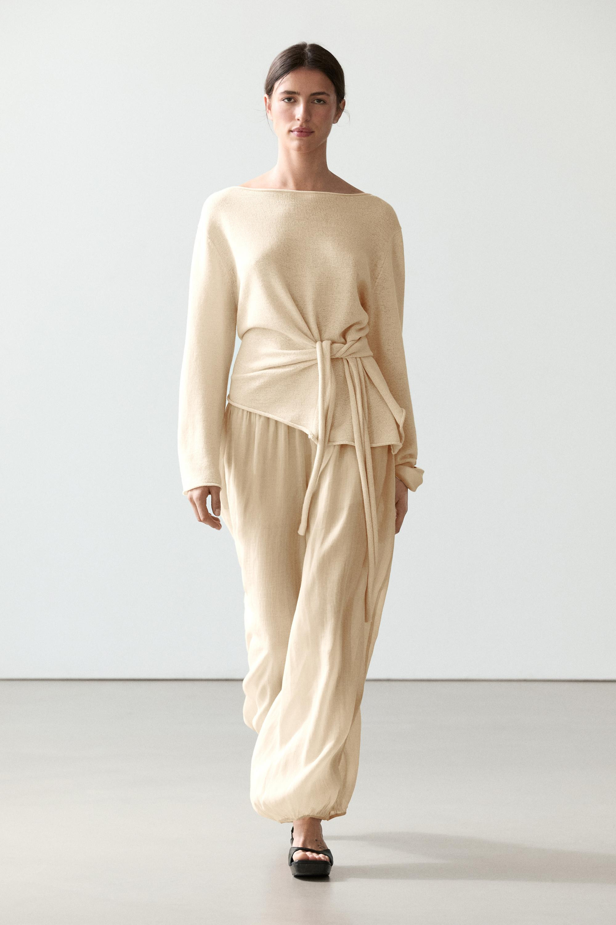 Flowing ramie sarouel trousers · Beige · Trousers | Massimo Dutti | Massimo Dutti UK