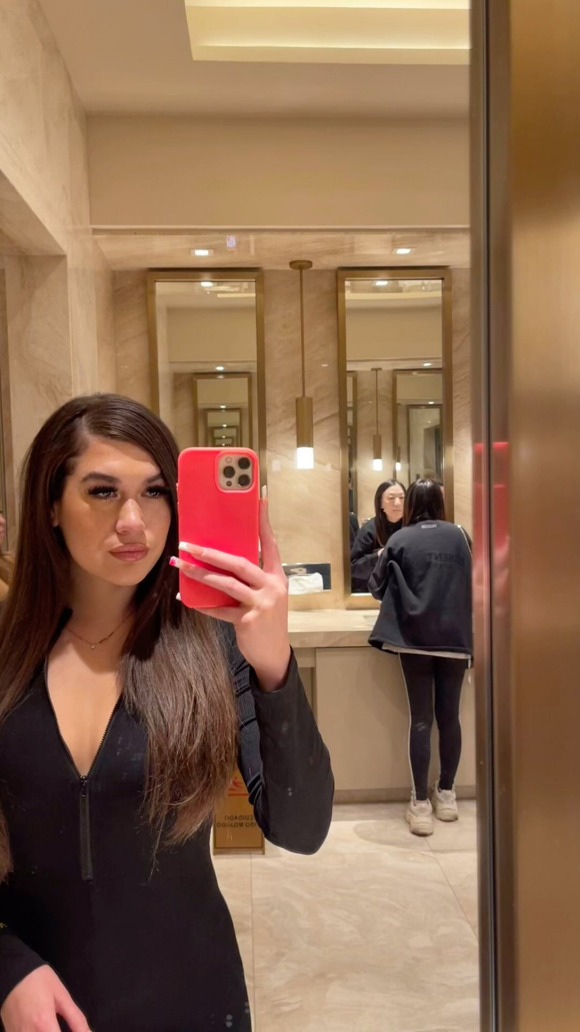 🤳🏼

#lifestyle #beauty #straighthair #hairstyles #hairstylist #bts #behappy #self #selfie #selflove #freckles #freckled #explore #life #girls #love #life #living #bride #brunette #explore #exploremore #explorepage #luxurylifestyle #luxury #lv #girl #feminine #pretty #healthylifestyle

#LTKSeasonal #LTKU #LTKBeauty