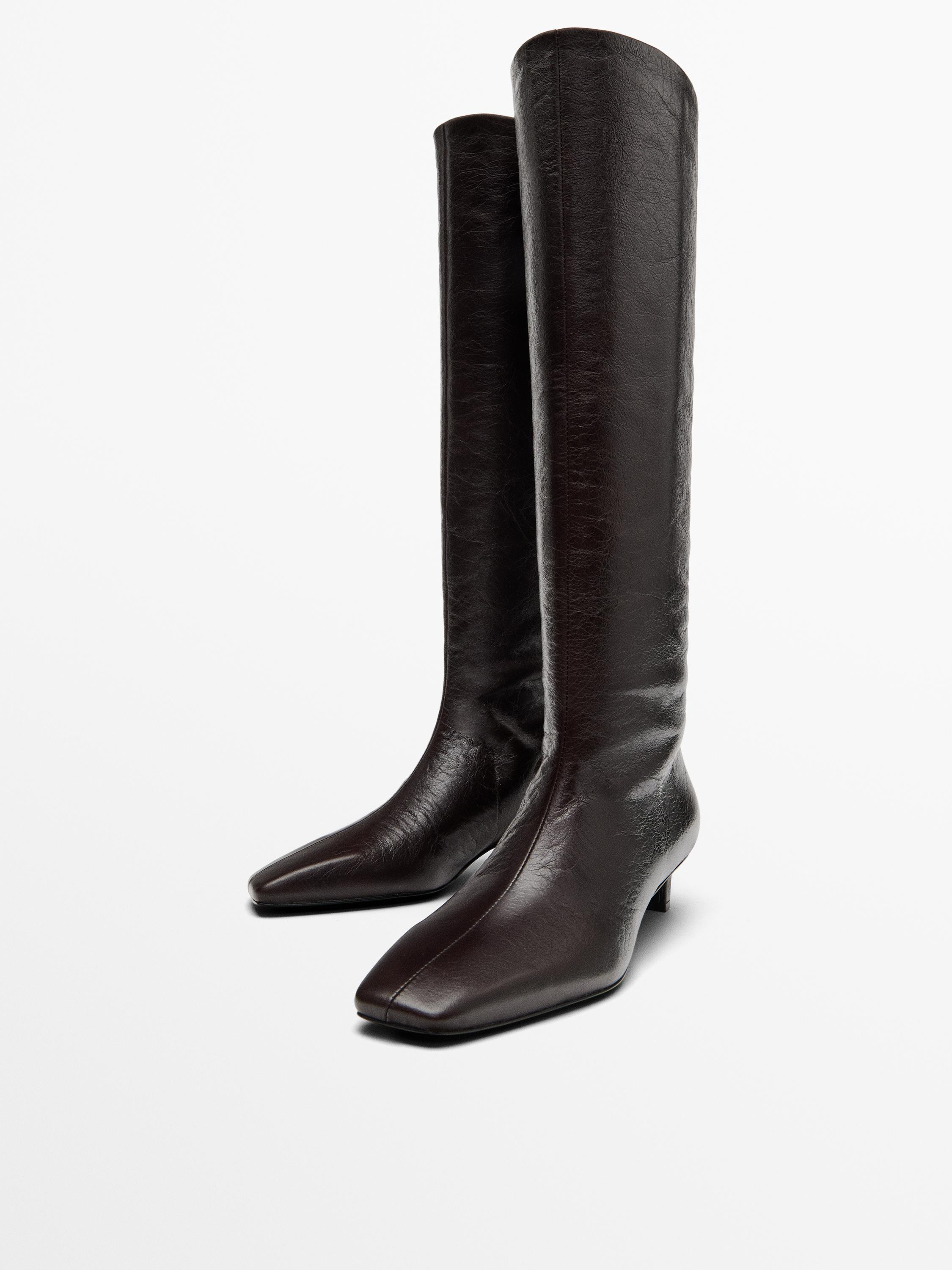 Made of soft cowhide leather. Wrinkled faux leather. Insole made of 100% goatskin leather. Leg he... | Massimo Dutti US