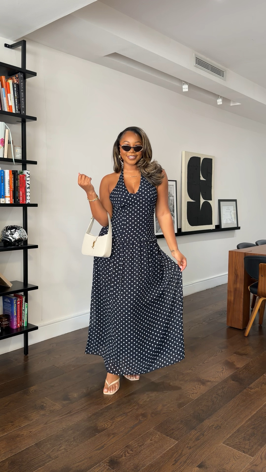  Just love polka dots!! Wearing a large in the dresses 😍