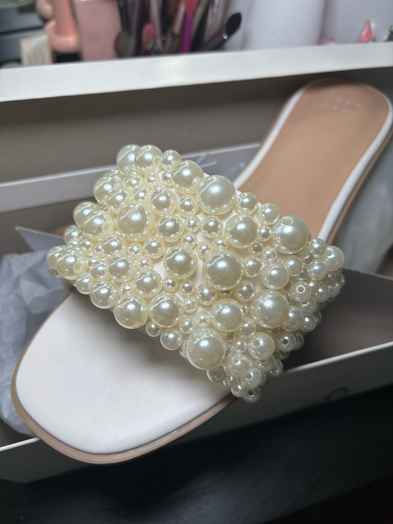 A sandal that can turn the most simplest outfit into a stunner ✨

#LTKShoeCrush #LTKStyleTip #LTKBeauty