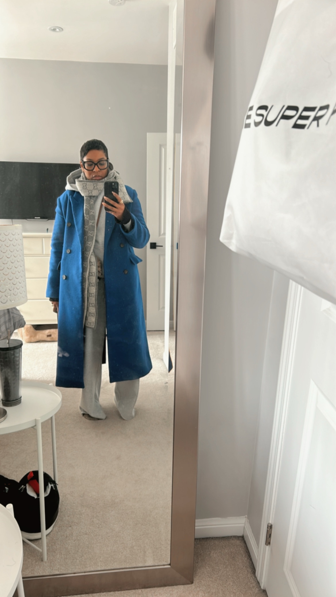 Cozy Sunday winter fit ❄️ 
Wearing sz S in Hoodie 
Pants: Sz M 
Correction: my coat is by dynamite (old, no links) not aritzia 

#LTKFindsUnder100 #LTKMidsize #LTKSeasonal