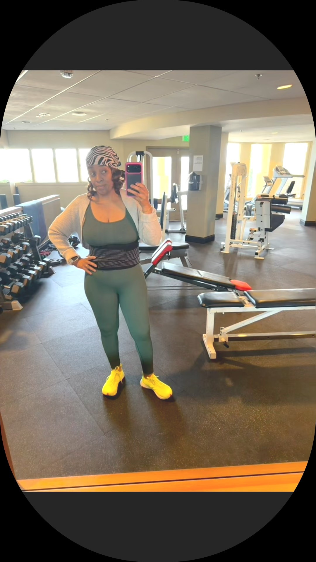 Green jumper ✔️
Tanning shoes ✔️
Pain-free workout ✔️✔️

Today’s win: I showed up, moved my body, and worked arms + legs with ZERO pain—and that’s the real flex 💪🏽✨
No excuses. No drama. Just progress and feeling GOOD in my body.

If you’ve been waiting for a sign to move your body today… this is it.
Comfort, confidence, and consistency always win 💚👟

#WorkoutWin #PainFreeMovement #GreenJumperEnergy #ShowingUp #StrongNotStuck

#LTKgrwm #LTKootd #LTKPetite
