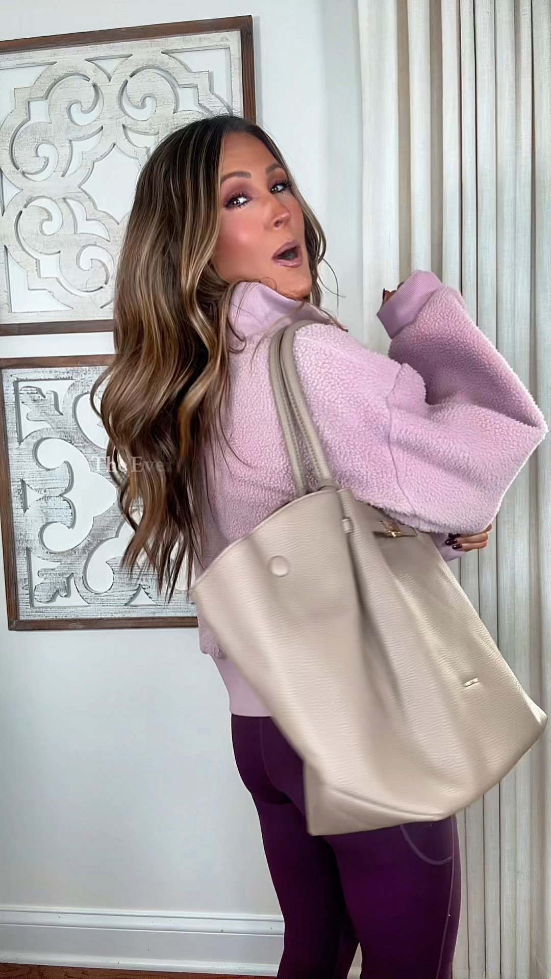The Everyday Mom Tote That Looks Designer Without the Price Tag 💕

If you’re a mom who needs a carry-everything tote that still looks chic for school drop-off, errands, work, or weekend plans… this NewBella Marella Tote is IT. 💕

The shape is so elevated, the faux-leather feels super luxe, and the roomy interior actually fits all the mom-life essentials — planner, snacks, makeup bag, wallet, iPad, you name it.

I love that it has the structured look of a designer bag without the designer price tag. Perfect for everyday outfits, Sunday church fits, meetings, brunch, or paired with your cozy fall layers.

If you’ve been wanting a timeless tote for your capsule wardrobe… this one is definitely the moment. 💕

	•	NewBella Marella Tote
	•	Everyday Mom Tote Bag
	•	Designer-Inspired Leather Handbag


#FashionMomStyle
#DesignerLookForLess

#TikTokShopCreatorPicks
#CreatorPicksAmbassador
#TikTokShopBlackFriday

@Newbella.Fashion 

#LTKGiftGuide #LTKCyberWeek #LTKmomlife