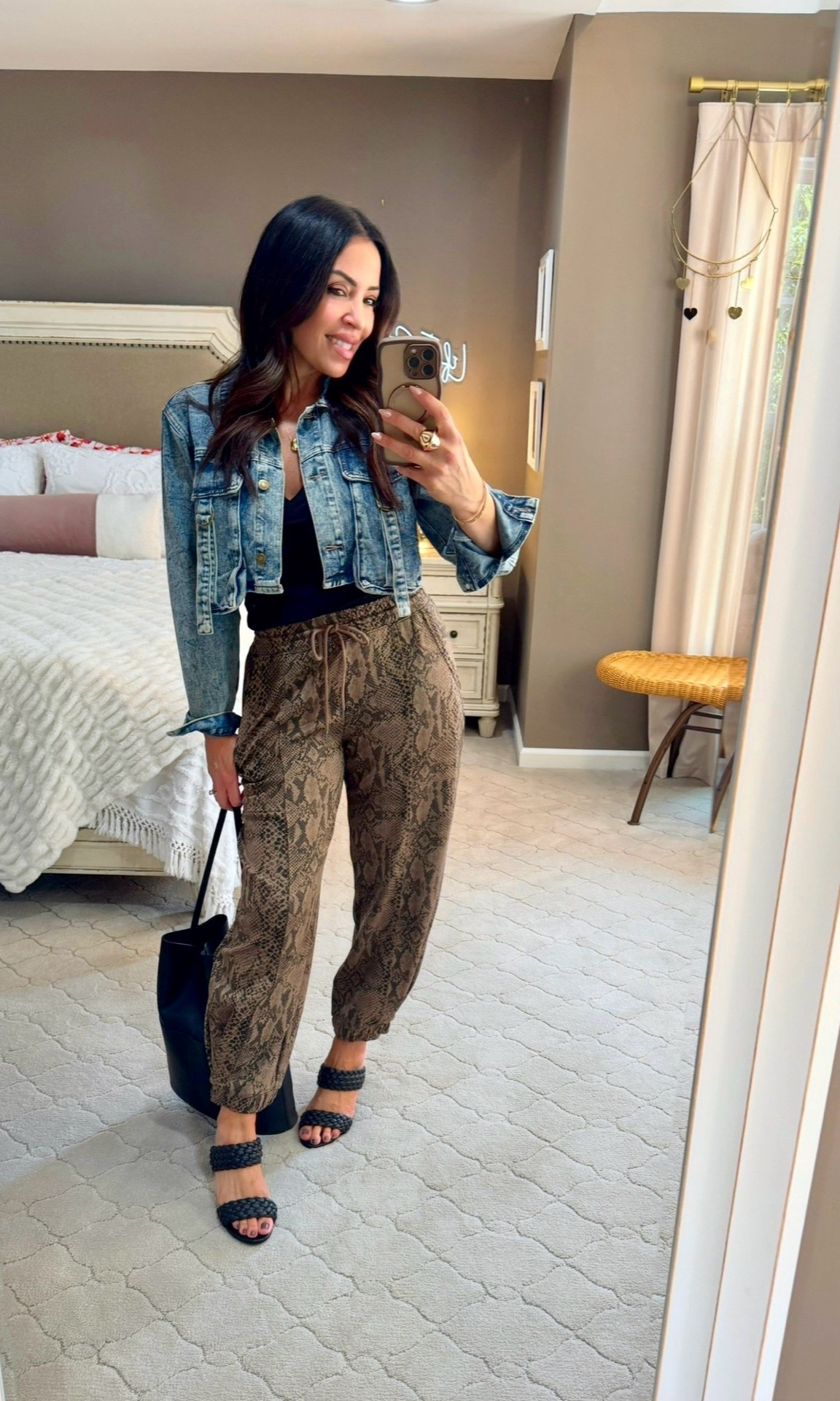 I love to layer my outfits this time of year. This is the perfect transitional, yet affordable, outfit from Walmart! The snake skin scuba pants are so soft and comfy, and come in a ton of colors. They sell out fast, so grab them now!
#walmartstyle