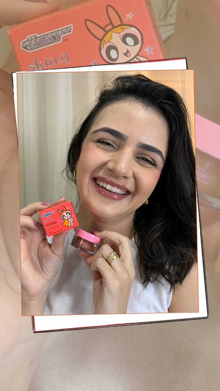 Quem mais curtiu essa Collab? 

O Hidratante Labial Rosa Uma Heroína O Tempo Todo QDB As Meninas Super Poderosas combate o ressecamento, suaviza a textura dos lábios e hidrata profundamente por 24h.



#LTKbrasil #LTKpromo #LTKbeleza