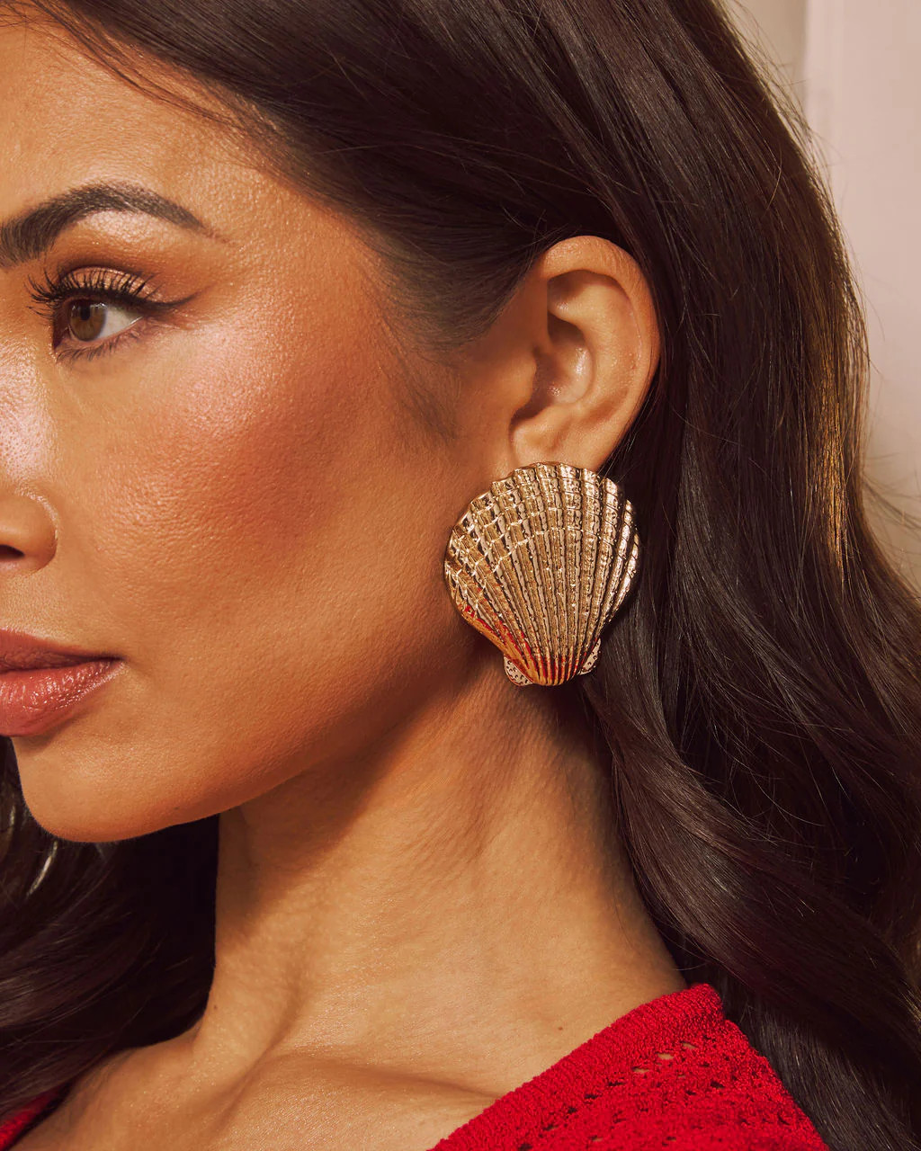 Tropic Cove Textured Seashell Earrings | VICI