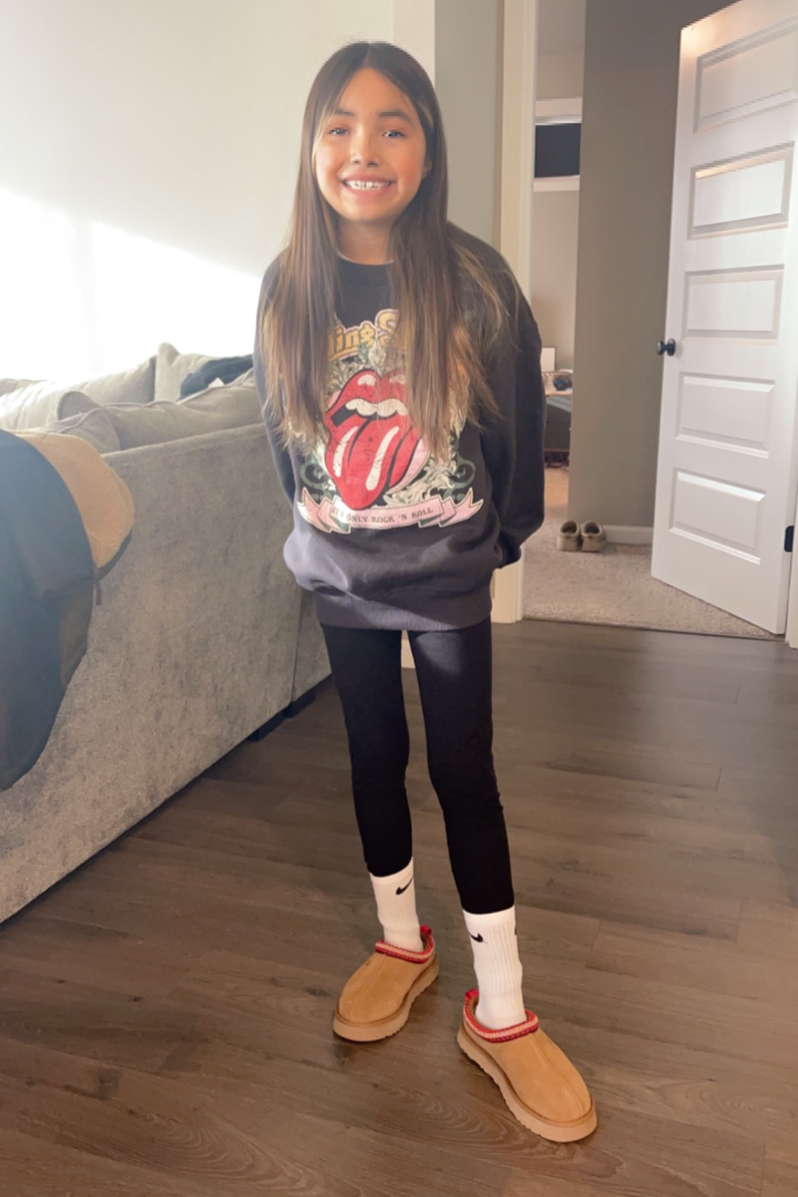 Graphic crewneck for girls/teen ✨


Graphic crewneck 
Rollins stones
Ugg
Kids 
Teen
Tween
Nike socks 
Sale 


#LTKHoliday #LTKsalealert #LTKSeasonal