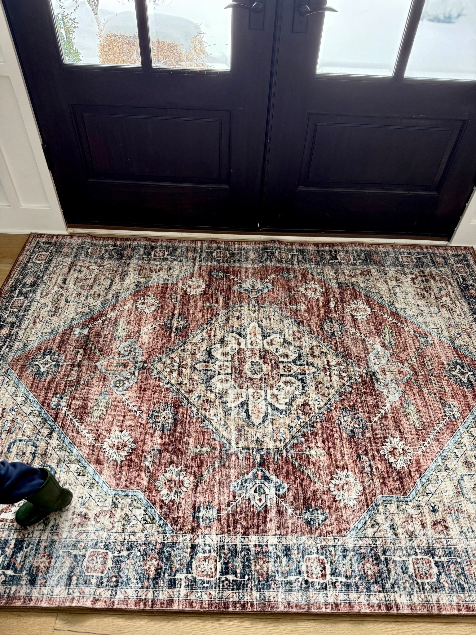 pretty new entry rug on sale!!! 💙

#LTKHome #LTKdayinmylife #LTKSaleAlert