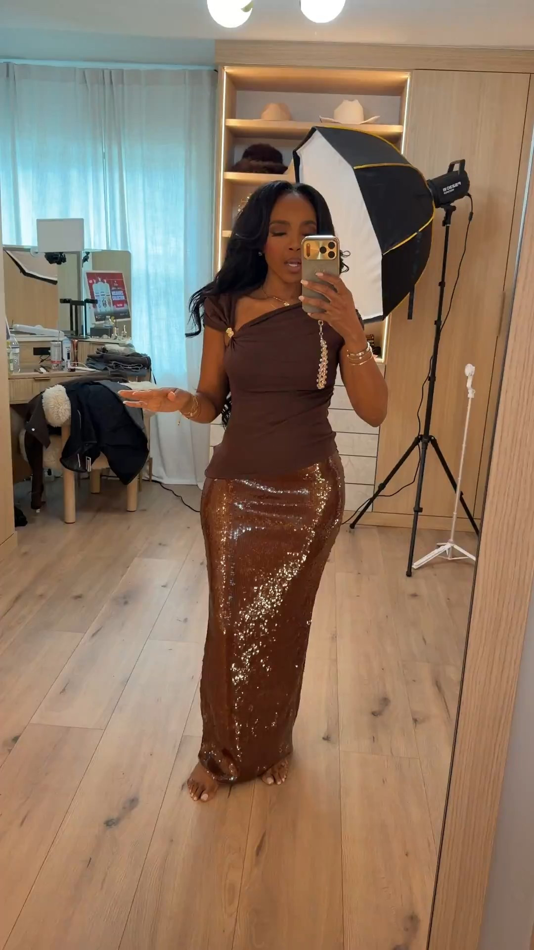 A glam moment in rich chocolate tones — this look mixes a sculpted asymmetric top with a sequin maxi skirt that catches every bit of light. Effortless, elegant, and made for nights when you want all eyes on you.

Perfect for holiday parties, winter weddings, or any event that calls for a little shimmer.

📏 Sizing: Small  
Height — 5’4” | 138 lbs | Bust — 34D | Waist — 27" | Hips — 40"

Tap to get details.

chocolate brown outfit, sequin maxi skirt look, holiday glam style, elegant evening outfit

Follow me on Instagram and YouTube @kirasfashionfinds



#LTKootd #LTKgrwm