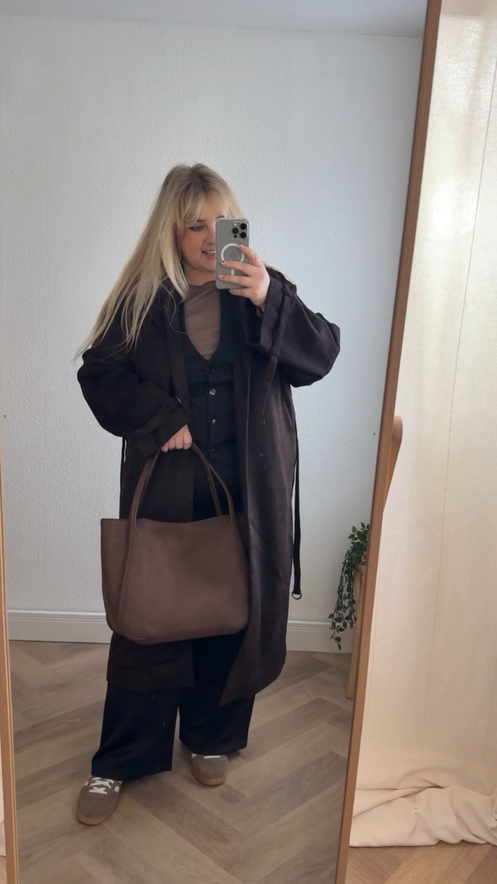 Schwarz-Braun-Kombi 🖤🤎
15 % Sparen mit dem Code bp15sandra

(Gültigkeit: 19.02.-einschl. 21.02.2026; einmalig einlösbar pro Kundin; gilt in DE App & Webshop)

#plussizefashion #curvy #black #brown

#LTKplussize #LTKdeutschland
