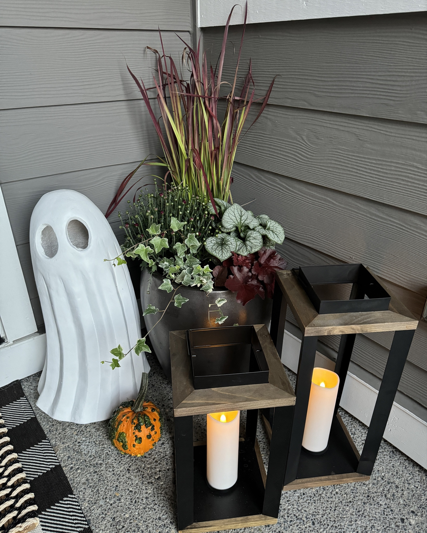 It’s that time again!!! 👻 a fall porch is my favorite porch! 

#LTKSeasonal #LTKFindsUnder50 #LTKHome
