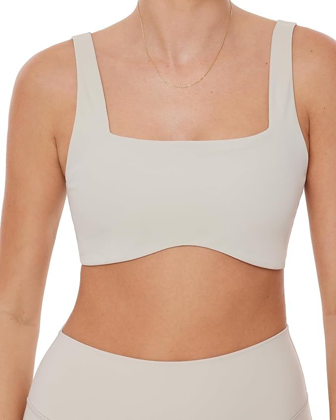 Medium Support Bra | Curve Hem Scoop Neck Removable Pads Women's Sports Yoga Bra | FlexFlow XS to... | Amazon (US)