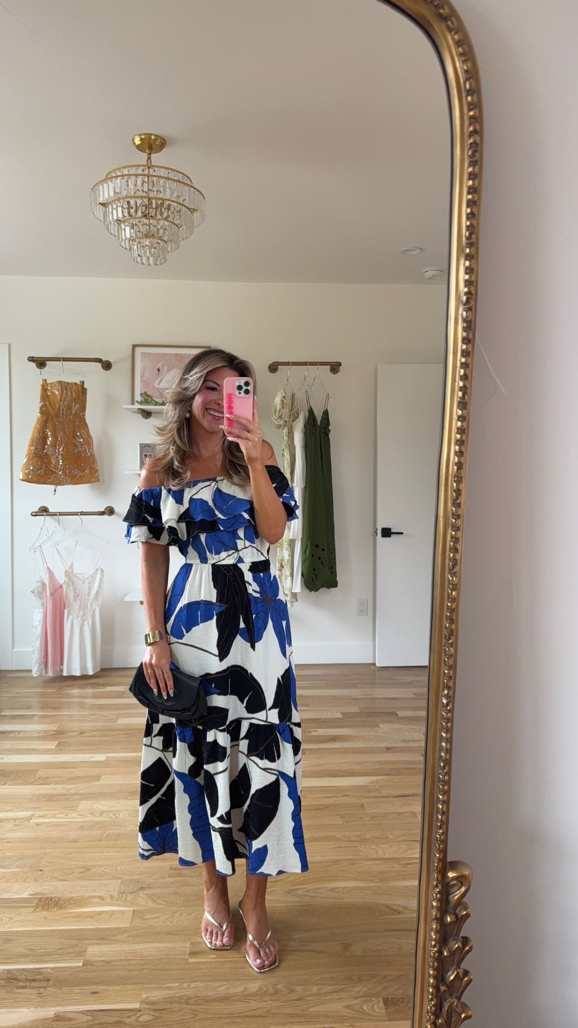 Blue and white off the shoulder ruffle floral wedding guest dress

Vici code: emerson30

Wearing an xs in dress

Resortwear
Wedding guest
Summer event
Fall event
Date night 
Causal party

#LTKWedding #LTKParties #LTKFindsUnder50