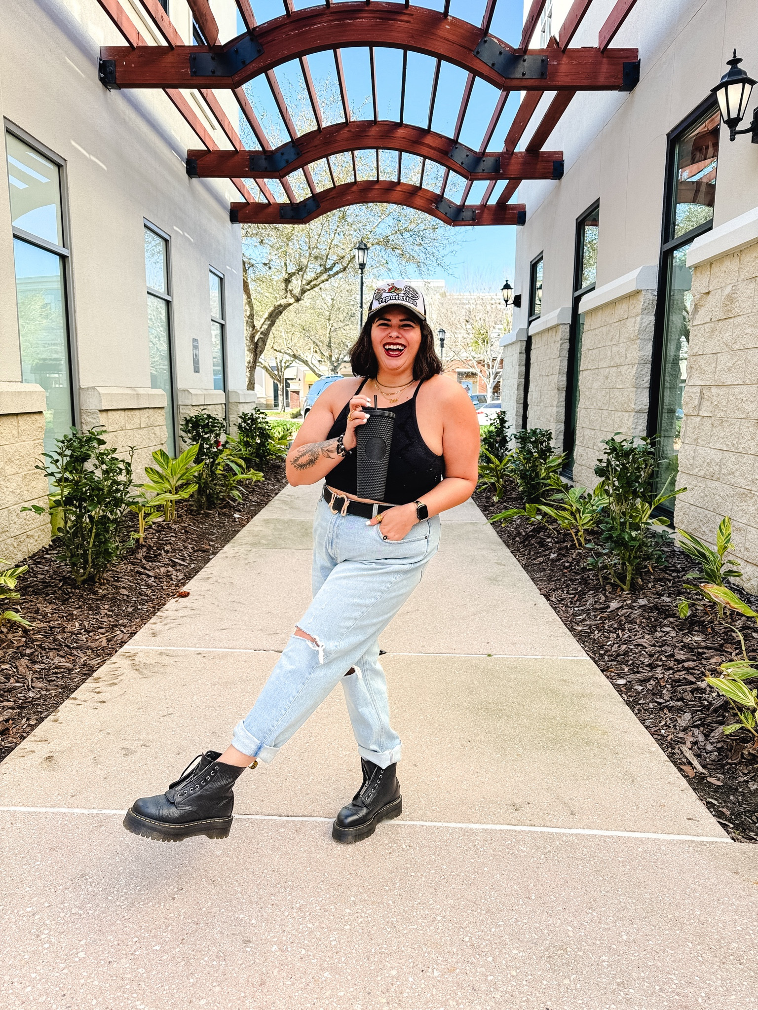 Street style outfit inspo 

Jeans
90’s jeans
Straight leg jeans
Boots 

#LTKSeasonal #LTKplussize #LTKstyletip