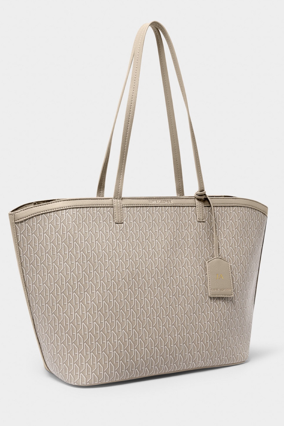 I also picked up this bag I lovee the design on this! And this will fit so much in!  Discount code - KLDTN2NA for 15% off #klicons #katieloxton