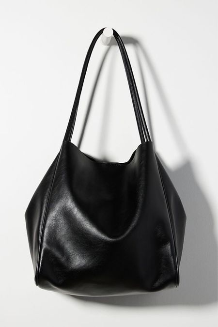 Simple non bulky tote bag 

#LTKitbag #LTKstyletip