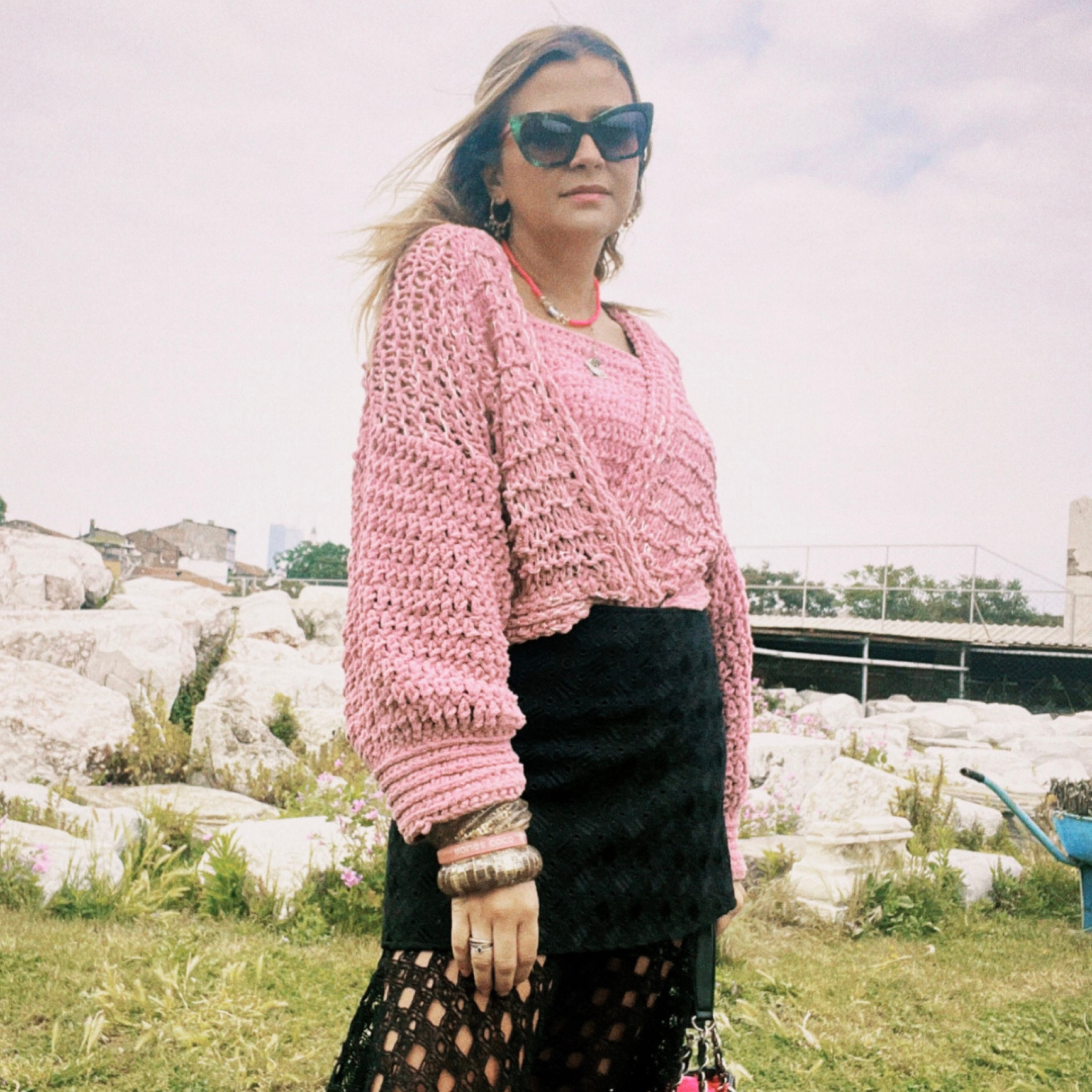 Eu sou apaixonada por peças de tricot, além de esquentar ainda pode trazer uma bossa mais cool ao look! Veja a seleção de peças que eu estou amando! 

#LTKbrasil #LTKSeasonal #LTKstyletip
