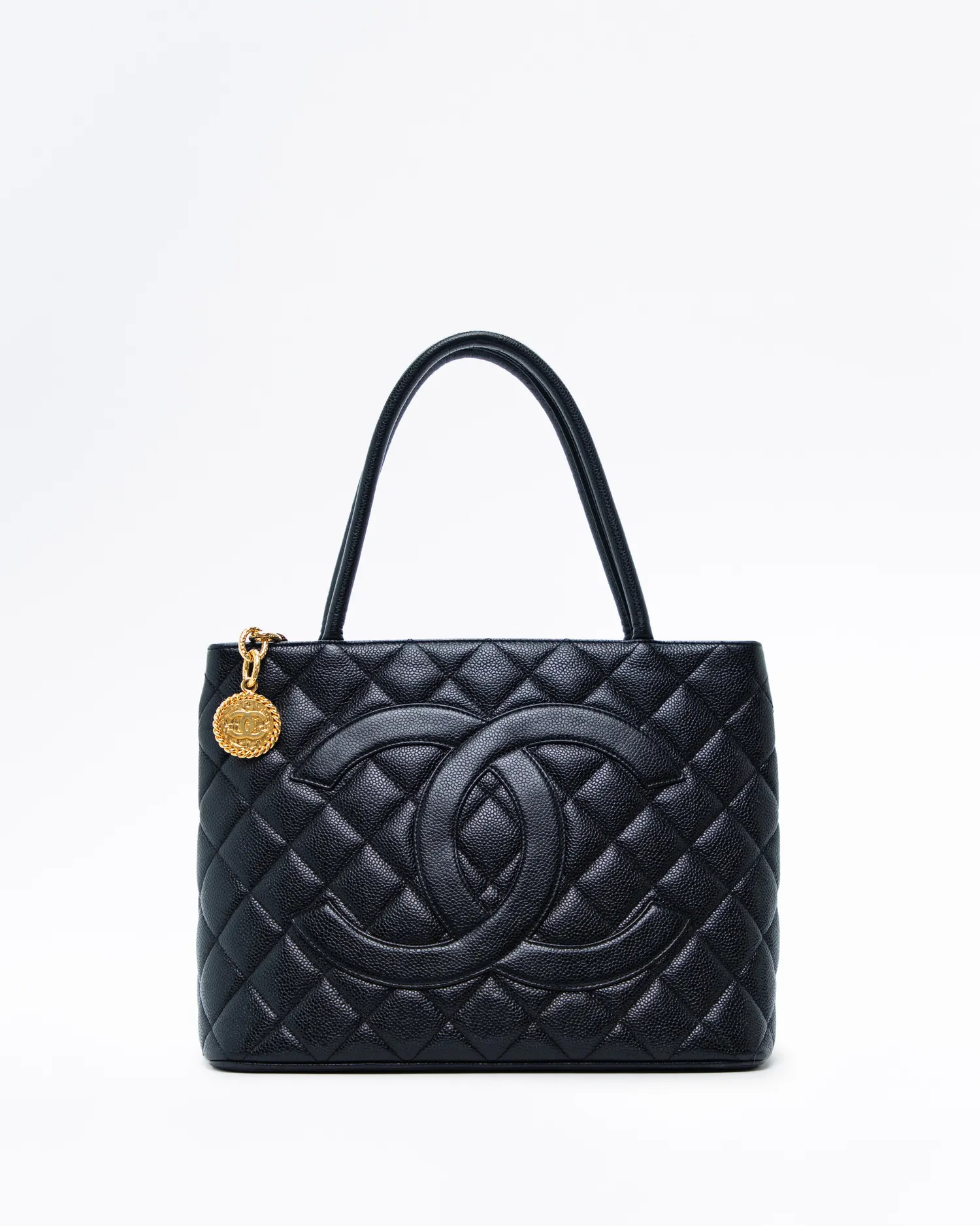 Vintage Caviar Quilted Medallion Tote | Vivrelle
