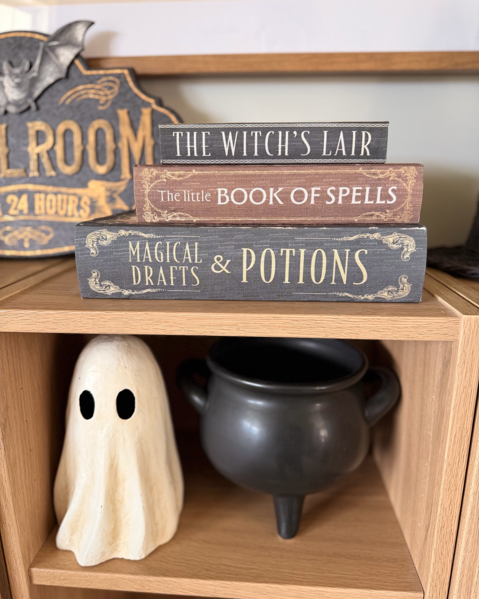 Halloween home decor from @Michaels  - thank you Michaels for the giftcard to decorate my living room! #makesomethingbeautiful