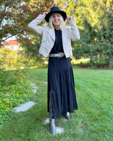 Black maxi skirt with tan suede moto jacket, snake print belt and snake print boots.

Use code DOUSED10 for 10% off at Gibsonlook.


#LTKSeasonal #LTKunder100 #LTKshoecrush