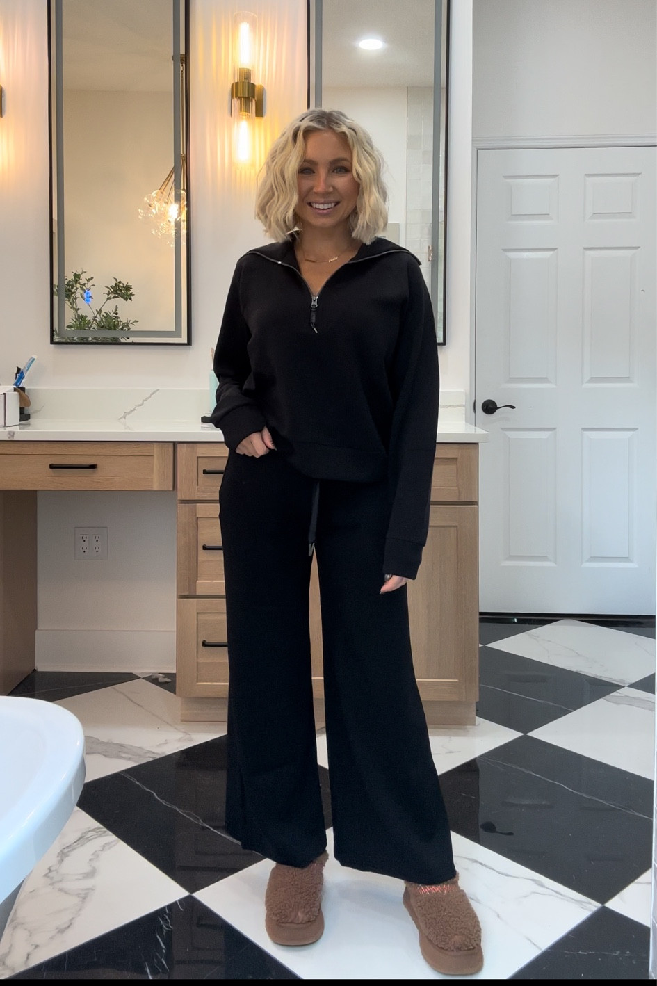 20% off best selling air essentials pullover + pants! Size small 

#LTKSeasonal #LTKCyberWeek #LTKHoliday