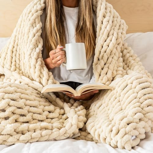 SAMIAH LUXE Chunky Knit Blanket Throw 50x70, Cream Chenille Chunky Knit Throw Blanket for Living ... | Amazon (US)