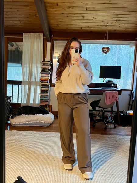 Workout outfit of the day! I work in biotech and am often in and out of lab, requiring me to wear a lab coat. This outfit is comfy yet professional enough to be in lab and in an office space. 

Top is older aerie but linked very similar ones. Pants are princess Polly and I’m in a size 10. 

Work outfit, neutrals outfit 

#LTKworkwear #LTKstyletip #LTKshoecrush