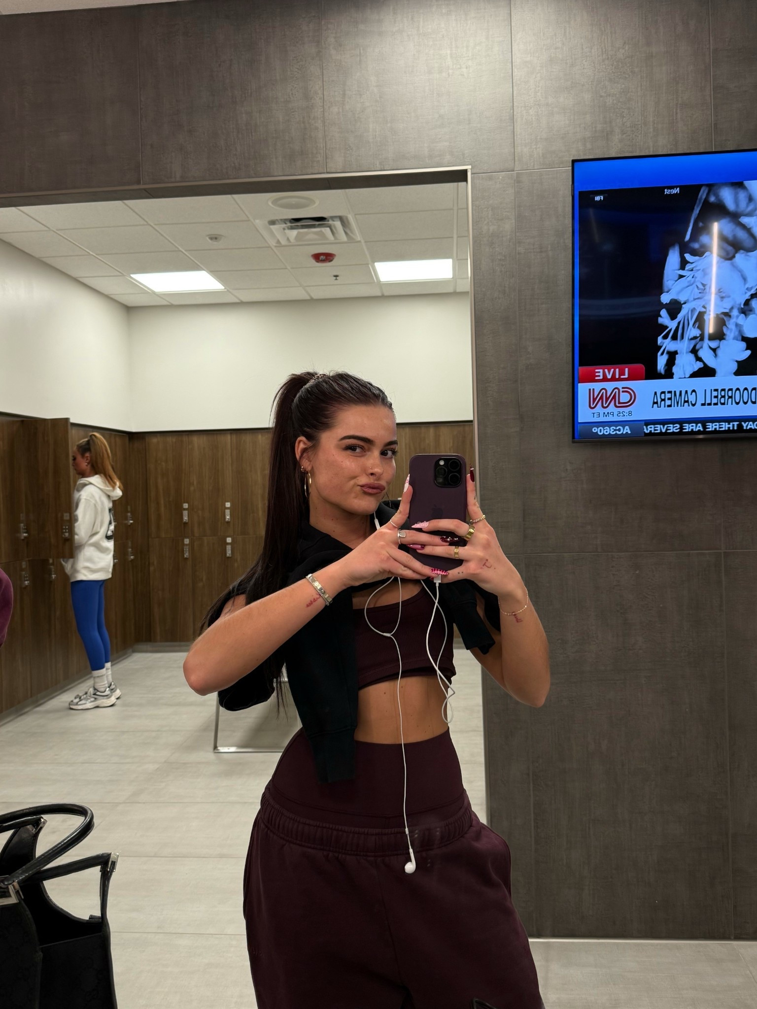 today’s workout fit😇 I just fold the tank top up hehe

#LTKfitnessgoals #LTKActive #LTKootd