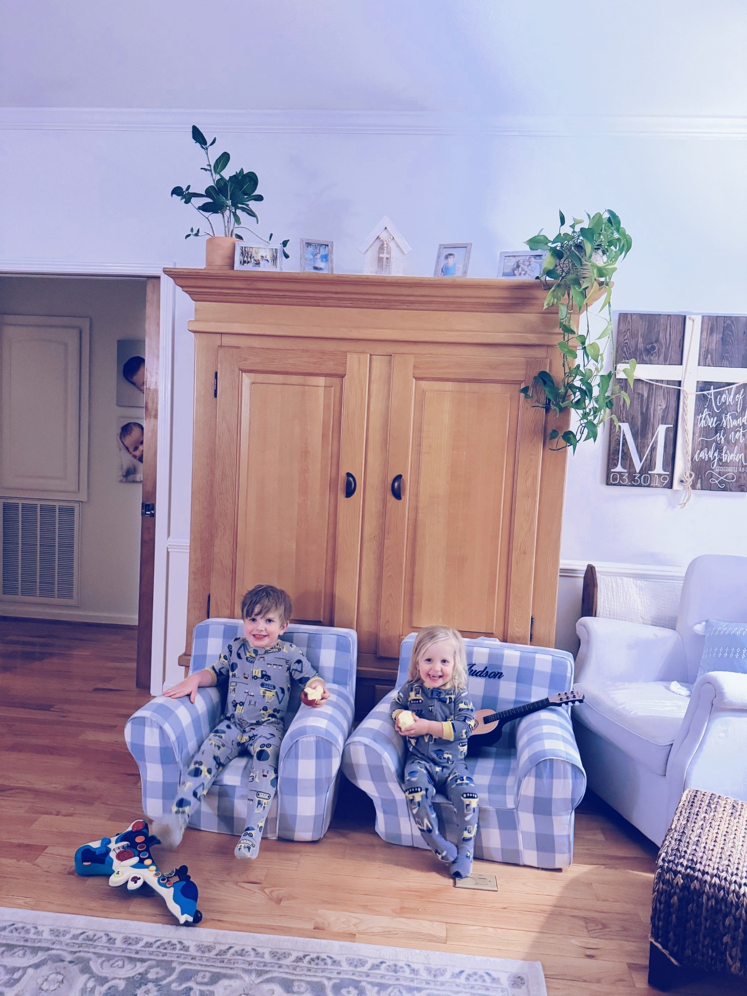 These little cutie patooties in their matching “dig dig” 🚧🏗️ jammies 🥰 eating apples 🍎 on their matching gingham 🩵 chairs 🪑 Sweet Baby Levi Rhett grabbed over the counter for them 🤭 #littlemoments #myheart