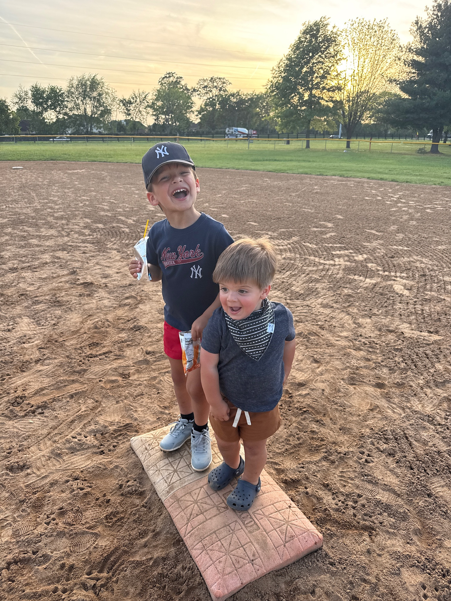 Big Yankees fans!!!

@abercrombie , new balance, cadets, New York shirt, New York kids shirts, Yankees kids shirts, boy mom, Grace white

#LTKmomlife #LTKootd #LTKKids