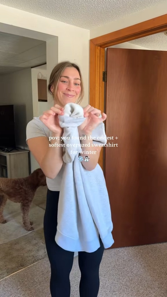 My favorite cozy oversized sweatshirt! Wearing a large for a more oversized fit! 

#LTKSaleAlert #LTKFindsUnder100 #LTKSeasonal