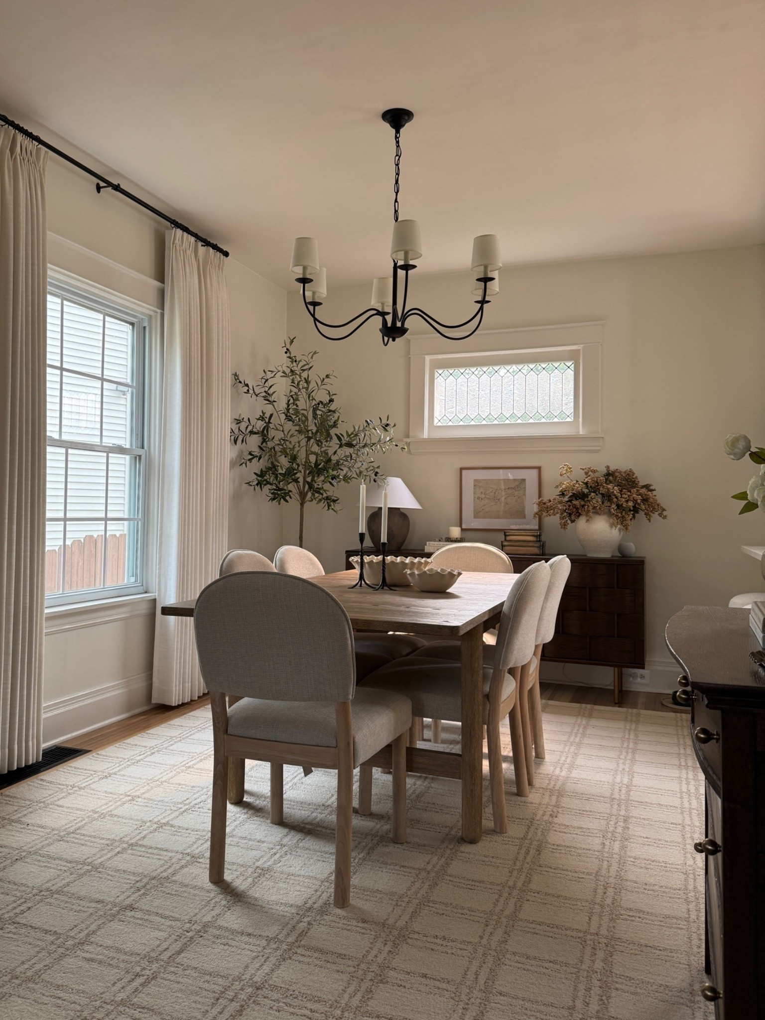 Dining room, Amazon finds, inspiration, wool rug, chandelier, pleated drapes

#LTKSaleAlert #LTKHome