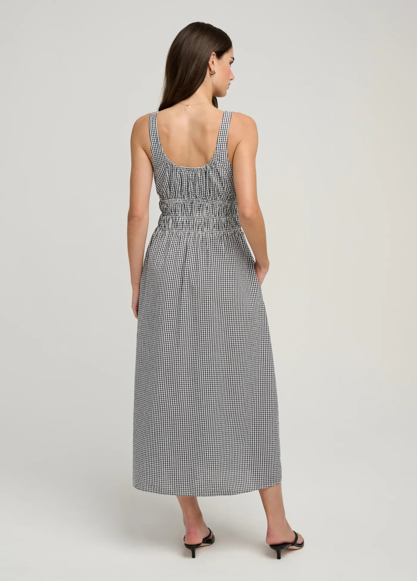THE SLEEVELESS SWOON DRESS | Favorite Daughter