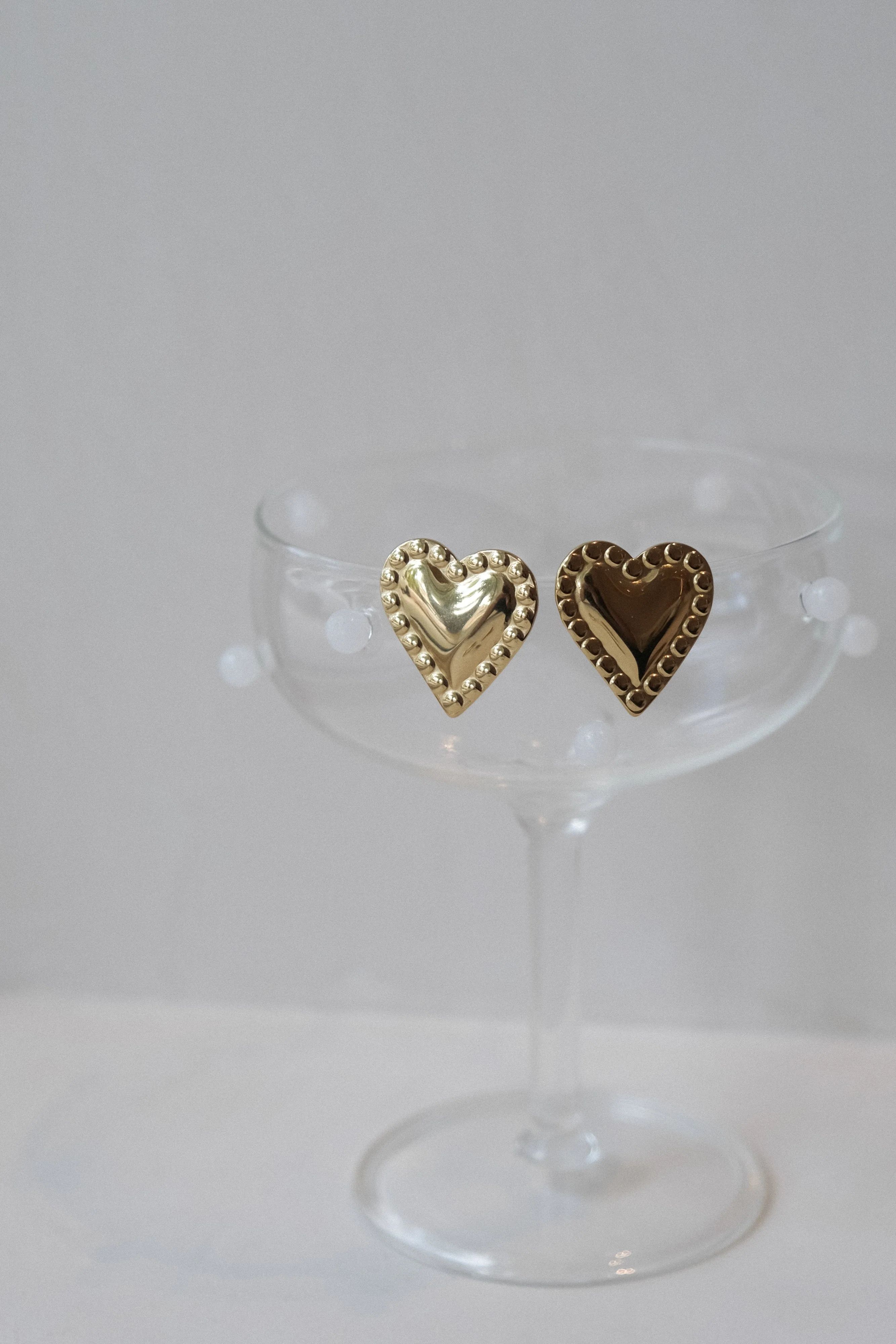 Cera Heart Earrings - Gold | MESHKI US