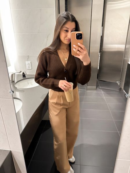 Monday Work Outfit 2.26.24 🤎 this chocolate knit cardi is new to my wardrobe and love for these cold winter days!! ❄️ also got this new necklace from Amazon and I’m obsessed! ✨


Work outfit, workwear, petite work look, petite work outfit, knit cardi, sambas outfit, samba outfit, petite pants for work, petite trousers, petite work pants, office looks, office wear, office outfits, work wear

#LTKstyletip #LTKworkwear #LTKshoecrush