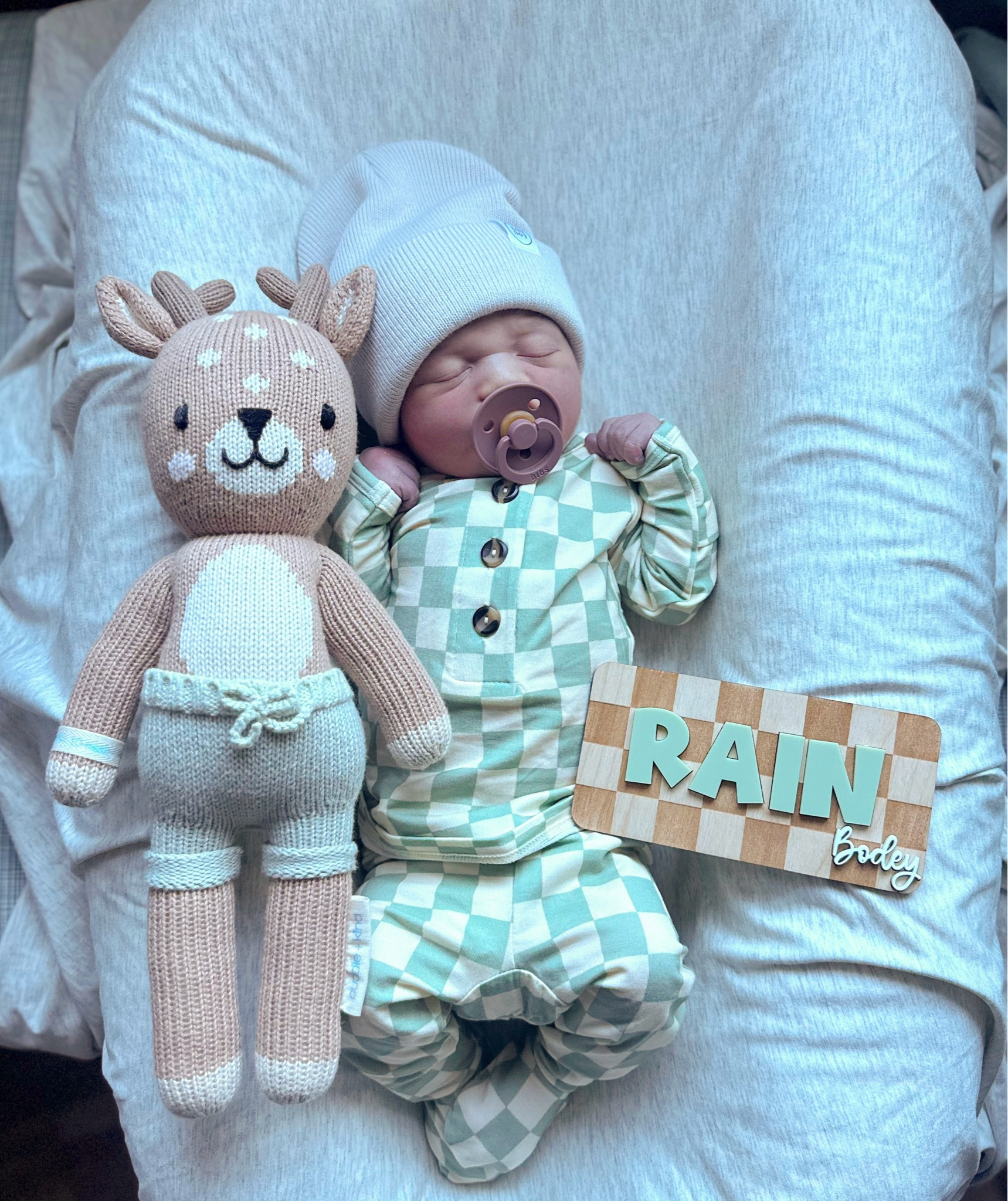 our rainy babies birth announcement. 01/13/25. 7.14 ounces of sweetness. 

🌧️🤍🧸🤎🫶🏻✨

#babylove #baby #babyboy #cuddleandkind #rainbowbaby #pregnancyafterloss #loulouandcompany #bibs #newborn #newbornessentials #babyannouncement #birth #mama #momsofltk 

#LTKBaby #LTKKids #LTKBump