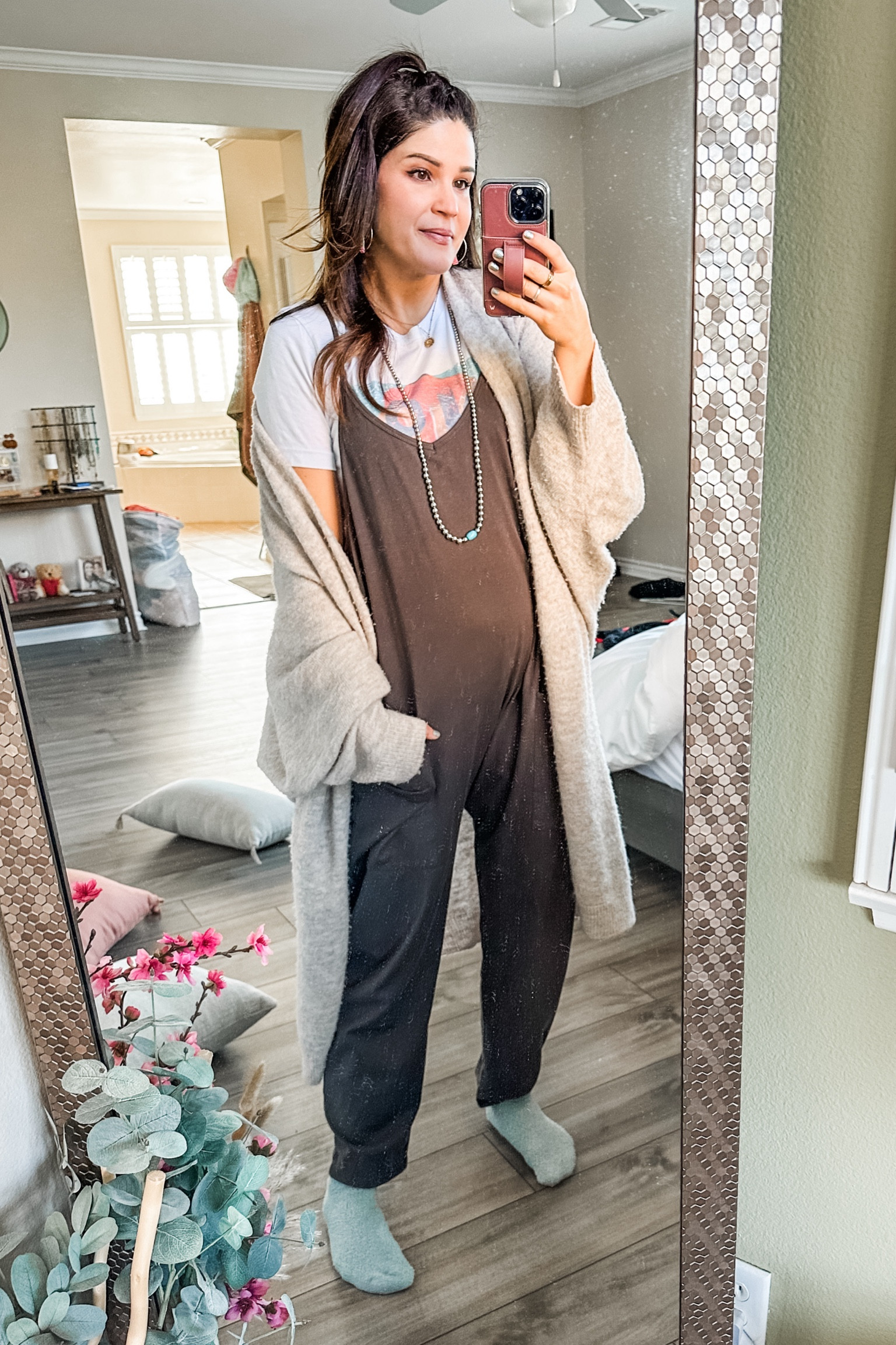 Cozy Monday 

#LTKfindsunder50 #LTKover40 #LTKfindsunder100