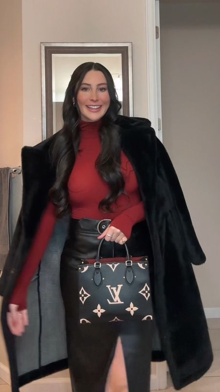 Get dressed with me to spend the evening at Cherry Creek North’s, Winter Wanderland holiday market. The red commando bodysuit along with the black, faux leather midi skirt was a solid outfit to partake in Christmas activities. I added a heavy faux fur and was ready to go.

#ootn #getdressedwithme #holidayoutfit

#LTKSeasonal #LTKstyletip #LTKHoliday
