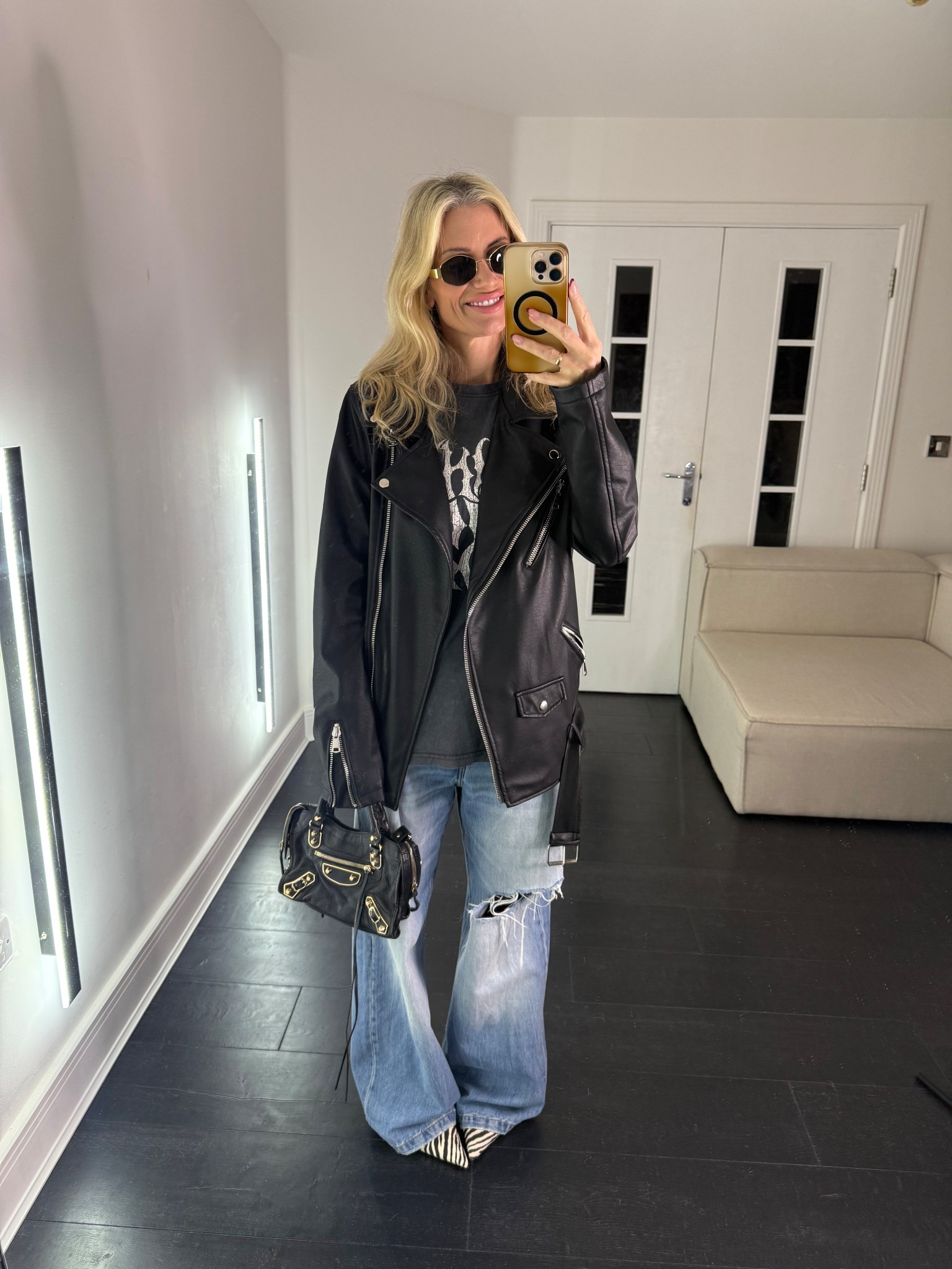 Loose fit everything - yes please🤩

#LTKstyletip #LTKpetite #LTKjeans