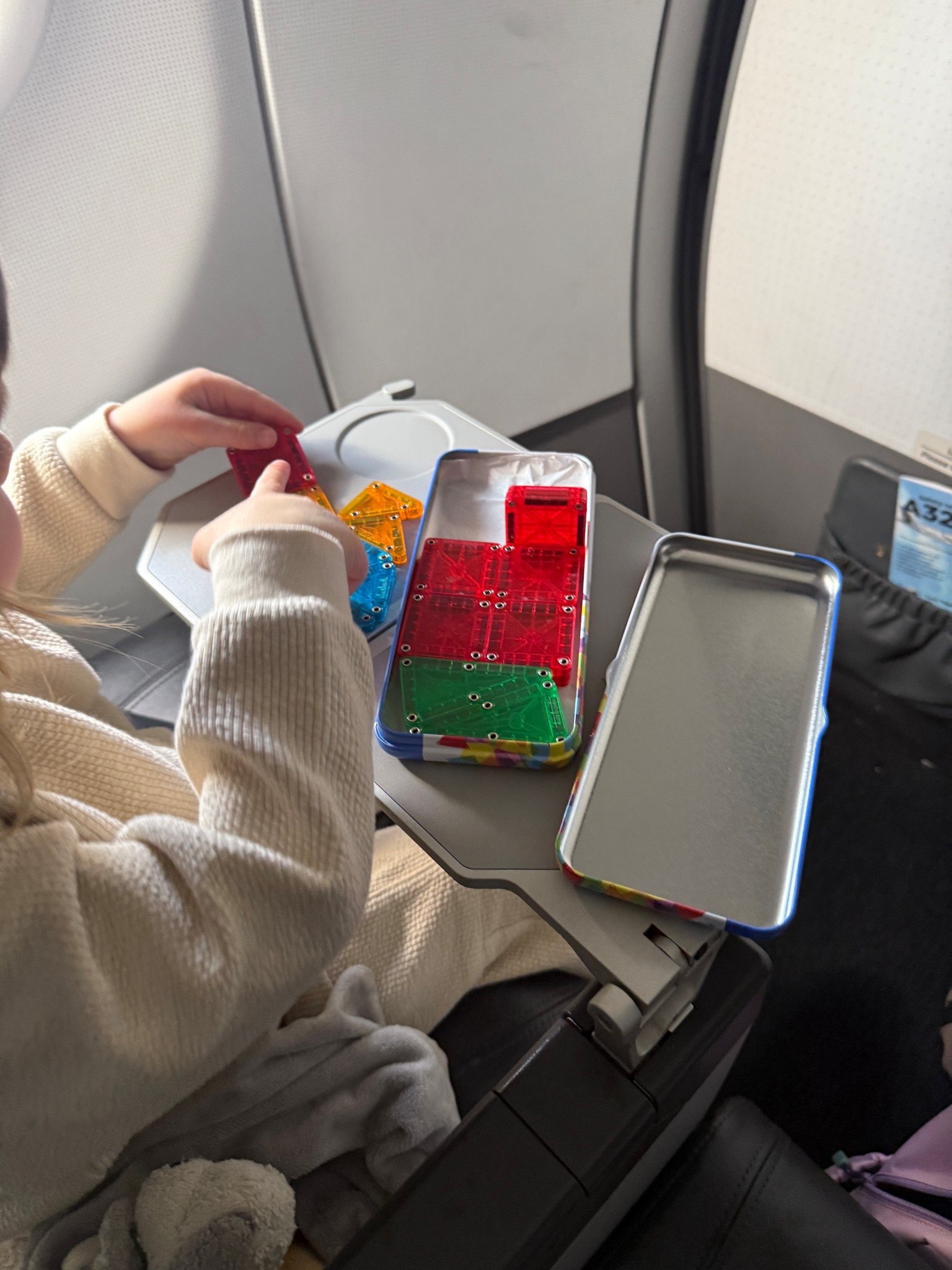 Was surprised that these worked to keep our attention too! She was serving me pizza for a while lol