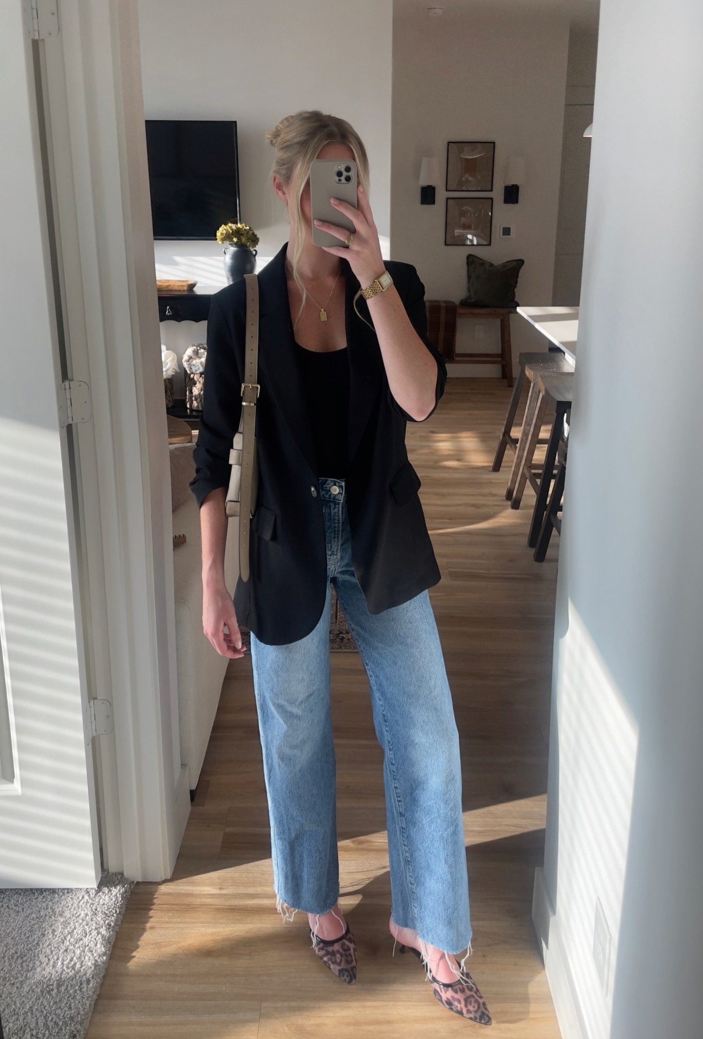 Dinner and Drink OOTD

Outfit Details: FP black tank- comes with built in bra and the neckline is so flattering (runs true to size I'm wearing a size small), my FAVORITE denim jeans- tall girl approved from someone who struggles to find jeans that look good with heels (runs big, I sized down to 26), and the cutest amazon leapord heels!

Fall outfit/ dinner outfit/ amazon fashion/ amazon heels/ amazon shoes/ amazon heels/ jeans/ denim jeans 

 

#LTKSeasonal #LTKFindsUnder50 #LTKStyleTip