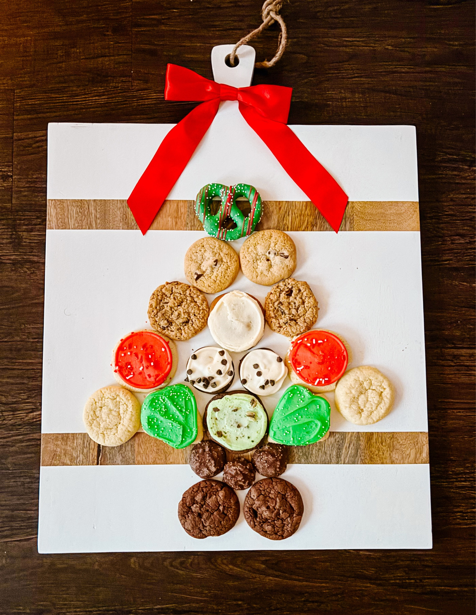 Be the holiday hostess of the season with this cute decor🎄❤️

#LTKhome #LTKfindsunder100 #LTKHoliday