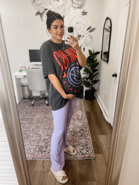 Third trimester means rocking oversized graphic tees and leggings! These leggings I sized up to a large but if I weren’t pregnant I’d get a medium! T-shirt is oversized and I got my TTS s/m

Maternity urban outfitters blink182 Amazon 

#LTKfindsunder50 #LTKsalealert #LTKxPrime